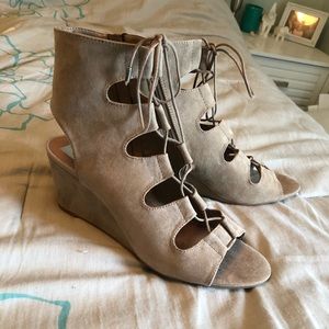 NWOT Faux Suede Lace-Up Wedges